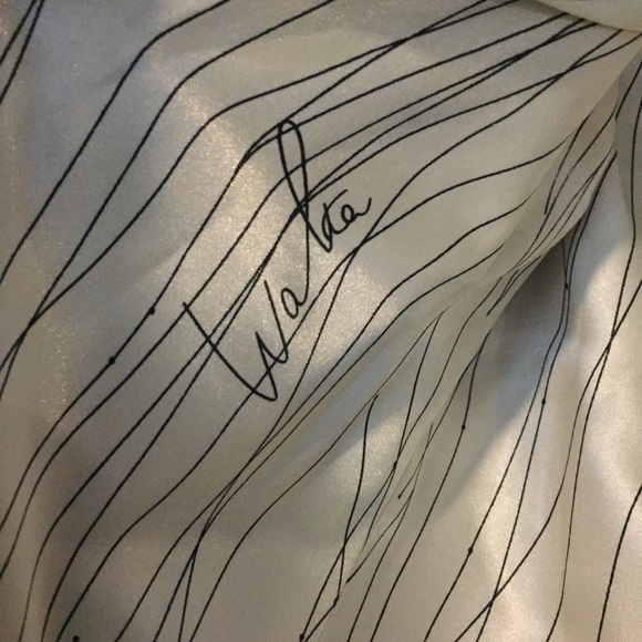 Walter baker by Walter red & tan cropped blazer. 6P - Picture 7 of 11